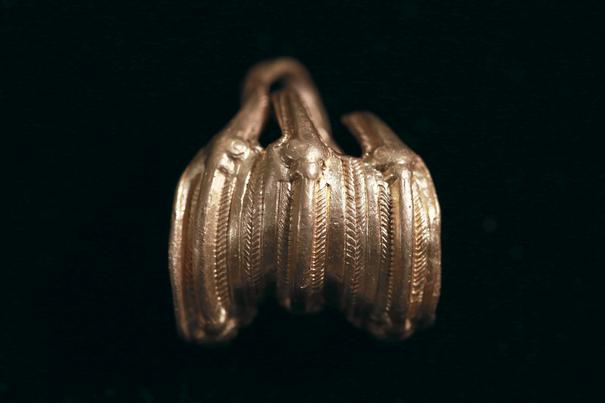 1067127 605 0 0 0 0 0 4